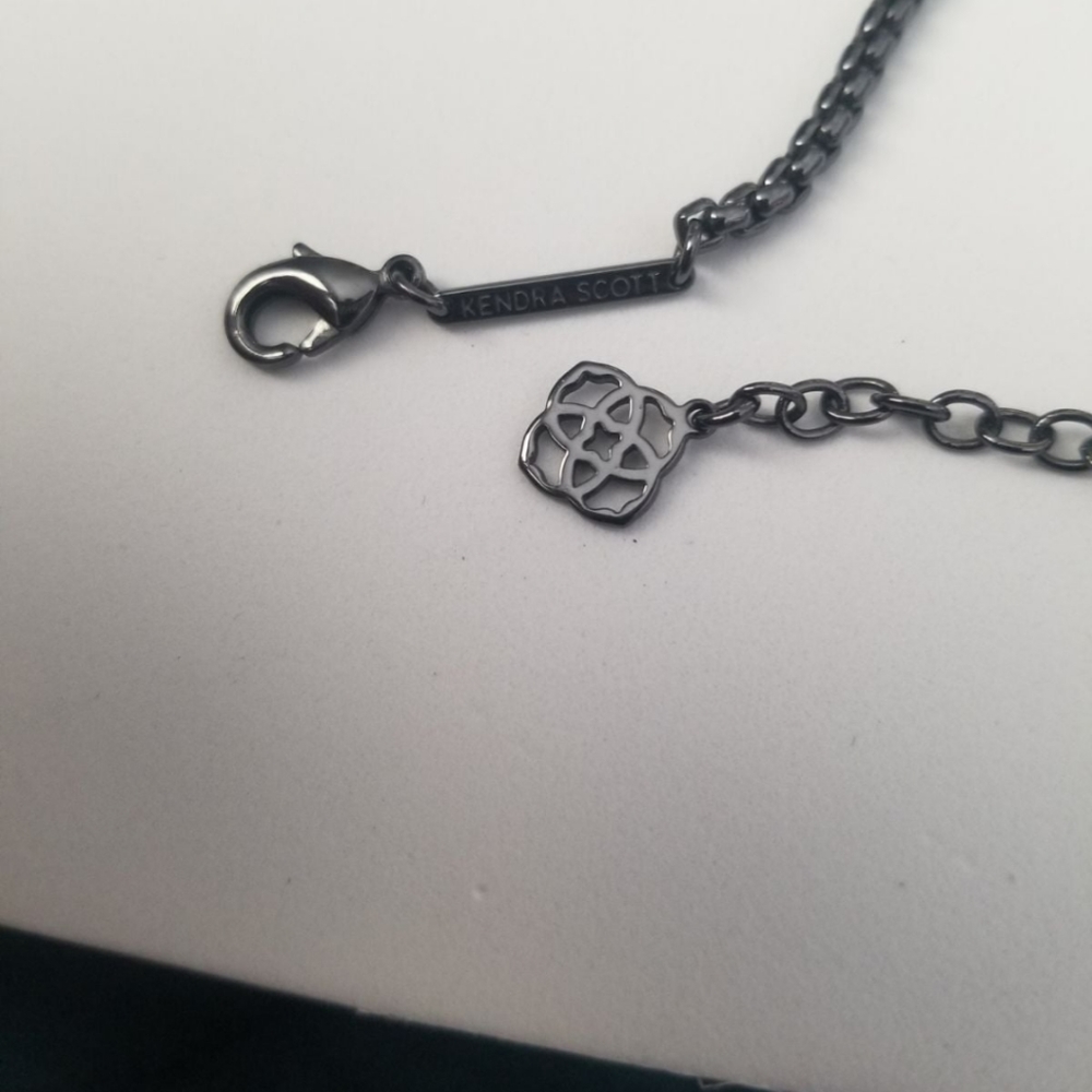Kendra Scott Charlotte Necklace - Picture 7 of 7